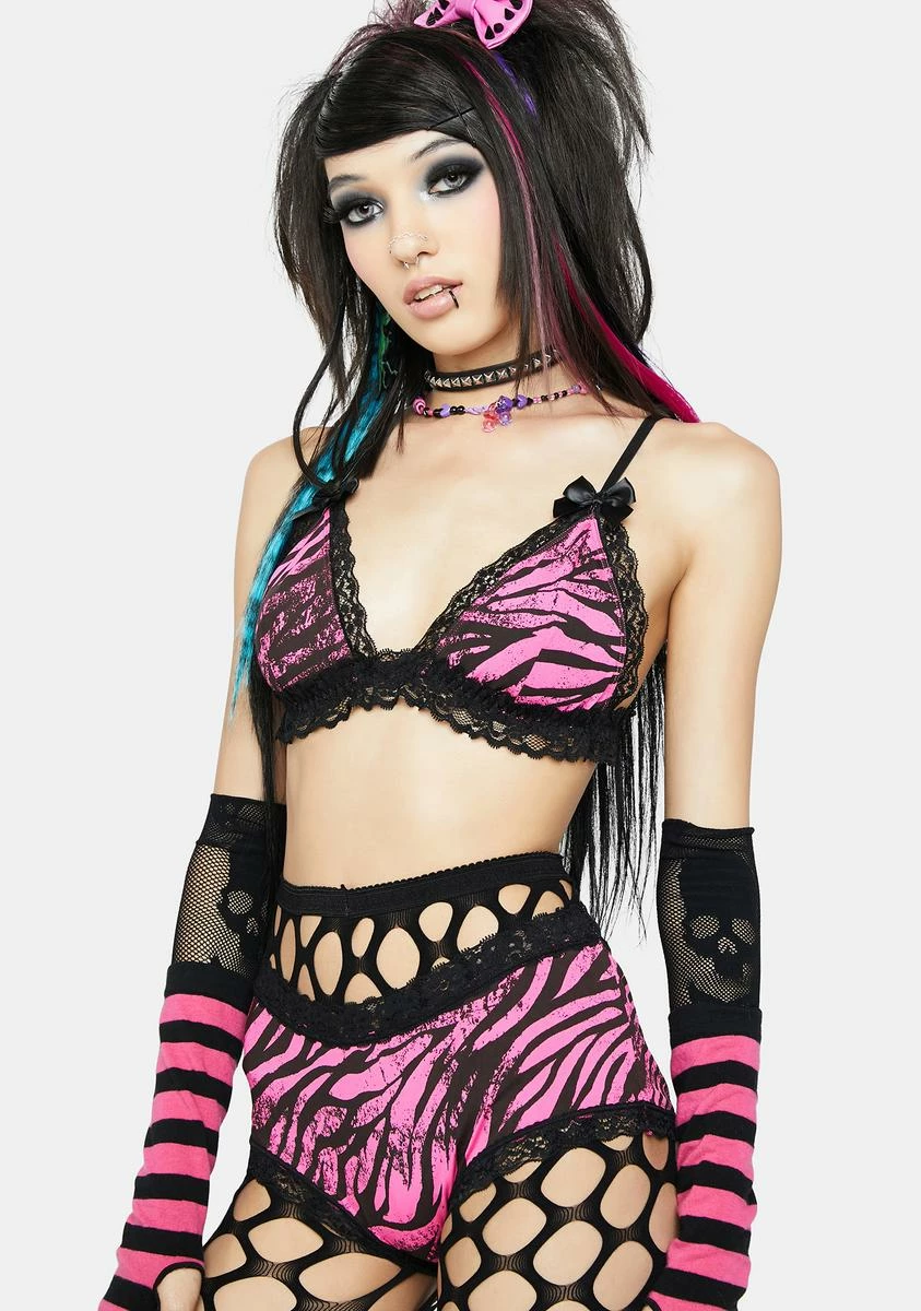 The Grave Girls Perfection Direction Lingerie Set 4 The Grave Girls Perfection Direction Lingerie Set - Image 2